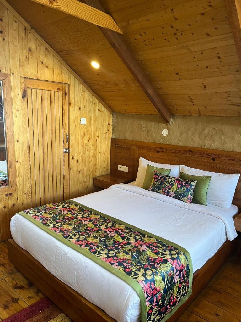 Sarion Cottage Attic Room Pic 3